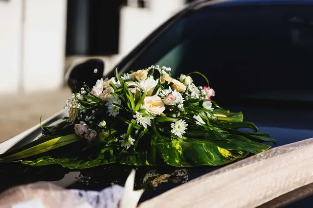 Wedding Car Flower Decoration in Hapur, Uttar Pradesh – Shadi Wala Londa